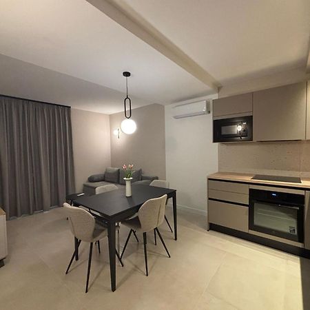Sea View Apartment Gin เบรลา ภายนอก รูปภาพ