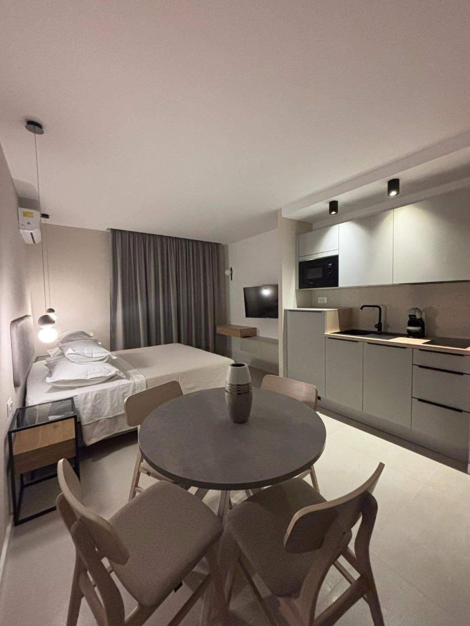 Sea View Apartment Gin เบรลา ภายนอก รูปภาพ