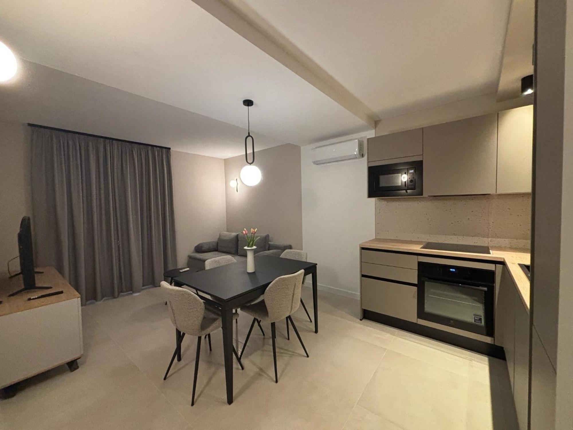 Sea View Apartment Gin เบรลา ภายนอก รูปภาพ