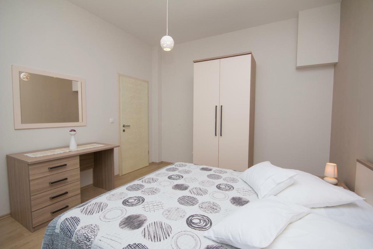 Sea View Apartment Gin เบรลา ภายนอก รูปภาพ