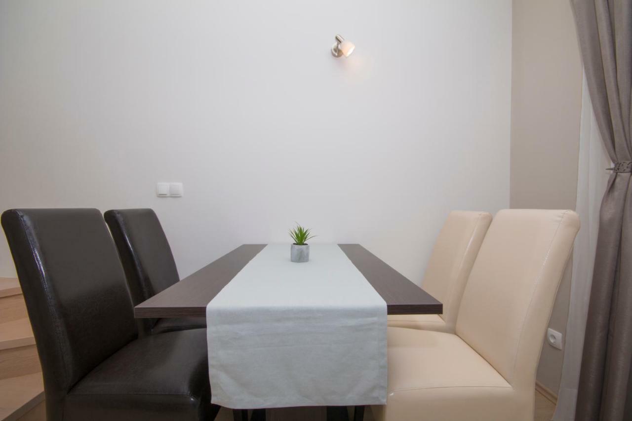 Sea View Apartment Gin เบรลา ภายนอก รูปภาพ