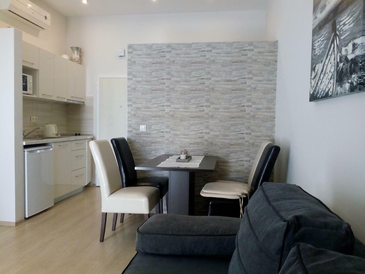 Sea View Apartment Gin เบรลา ภายนอก รูปภาพ